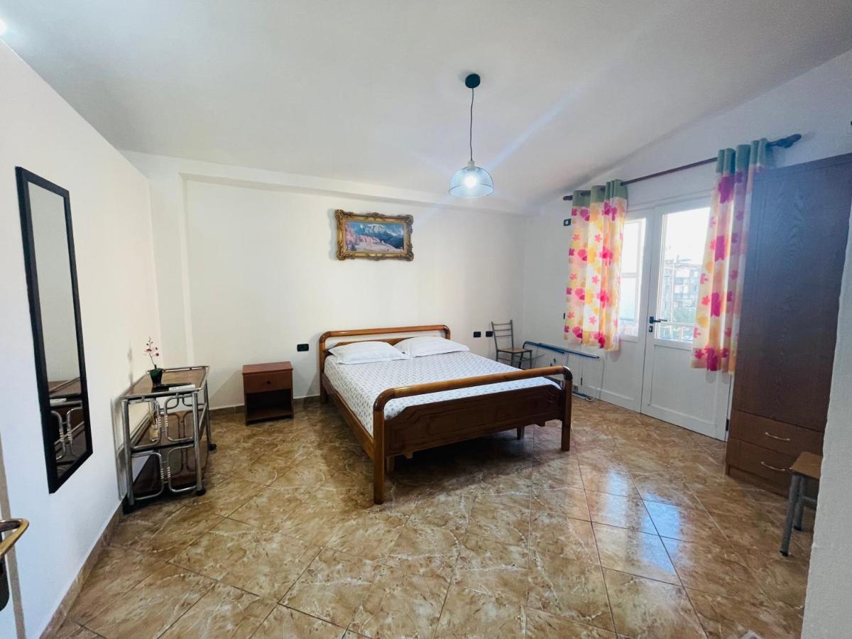 Jazoj Family hotel Orikum Kültér fotó